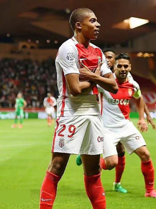 继沧州、广州解散后，中超又现大雷！欠税上亿，这3支球队存亡一线