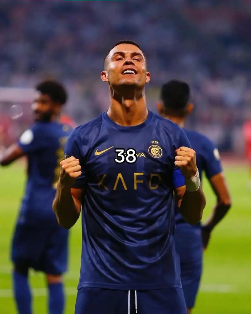 欧冠精彩进球回顾：梅西助攻集锦,